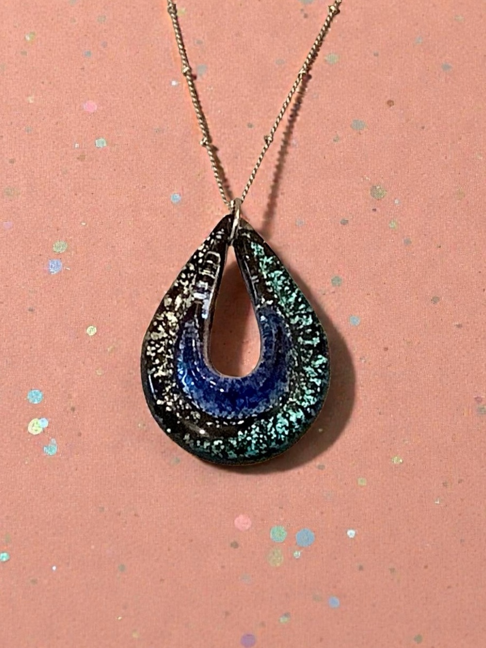 Unique Silver & Blue Teardrop Glass Pendant Necklace.NWOT